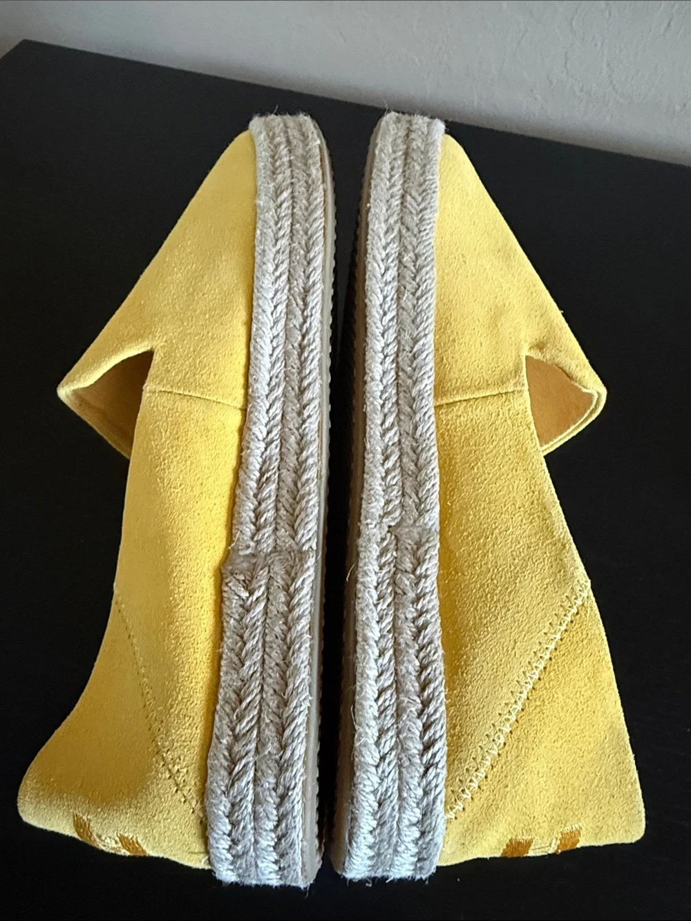 TOMS Alpargata Yellow Leather Slip On Espadrille Shoes Women's Size 9.5 NEW